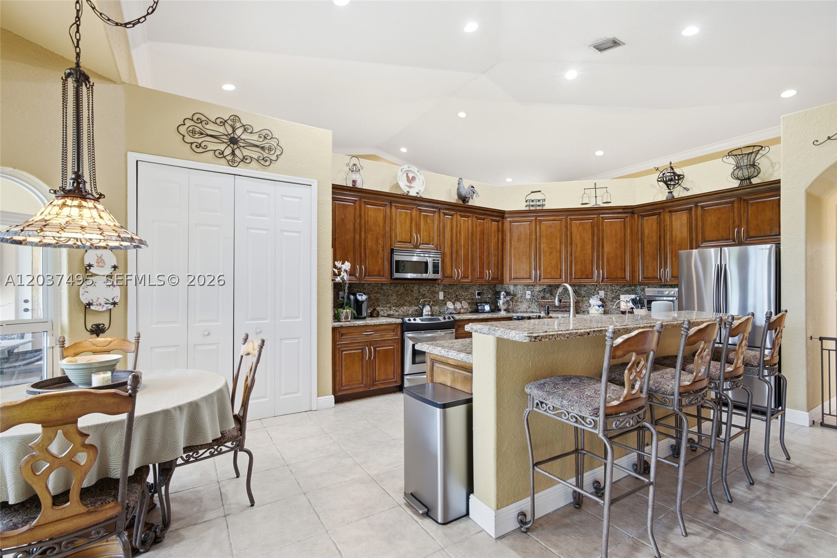 SOUTH KENDALL ESTATES - Residential