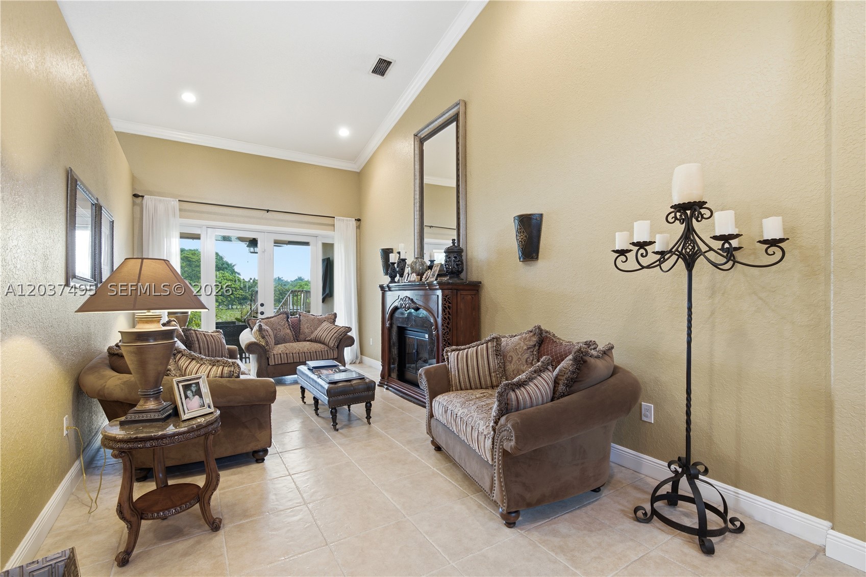 SOUTH KENDALL ESTATES - Residential