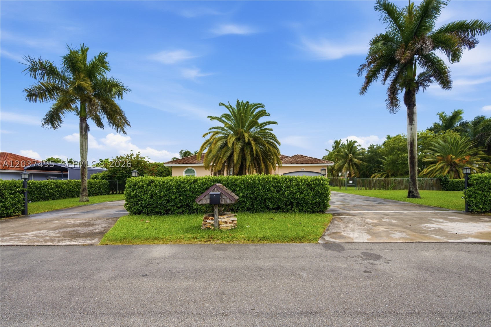 SOUTH KENDALL ESTATES - Residential