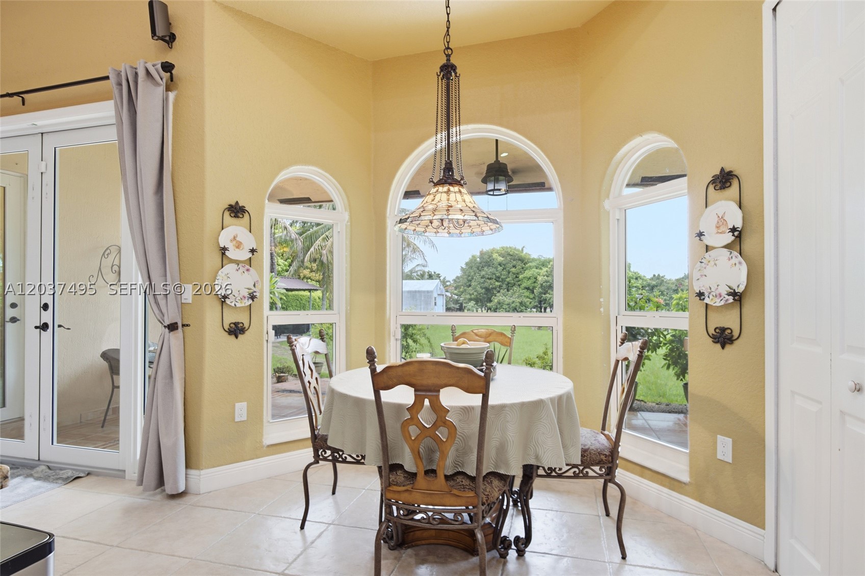 SOUTH KENDALL ESTATES - Residential