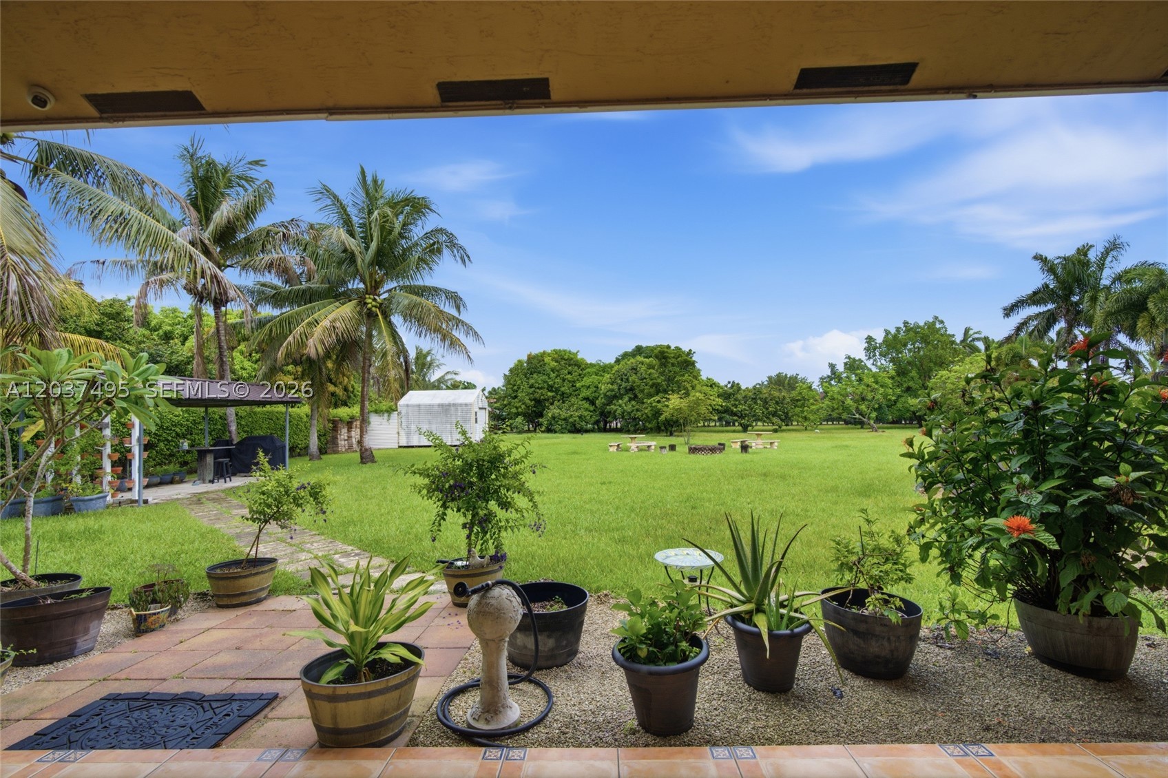 SOUTH KENDALL ESTATES - Residential