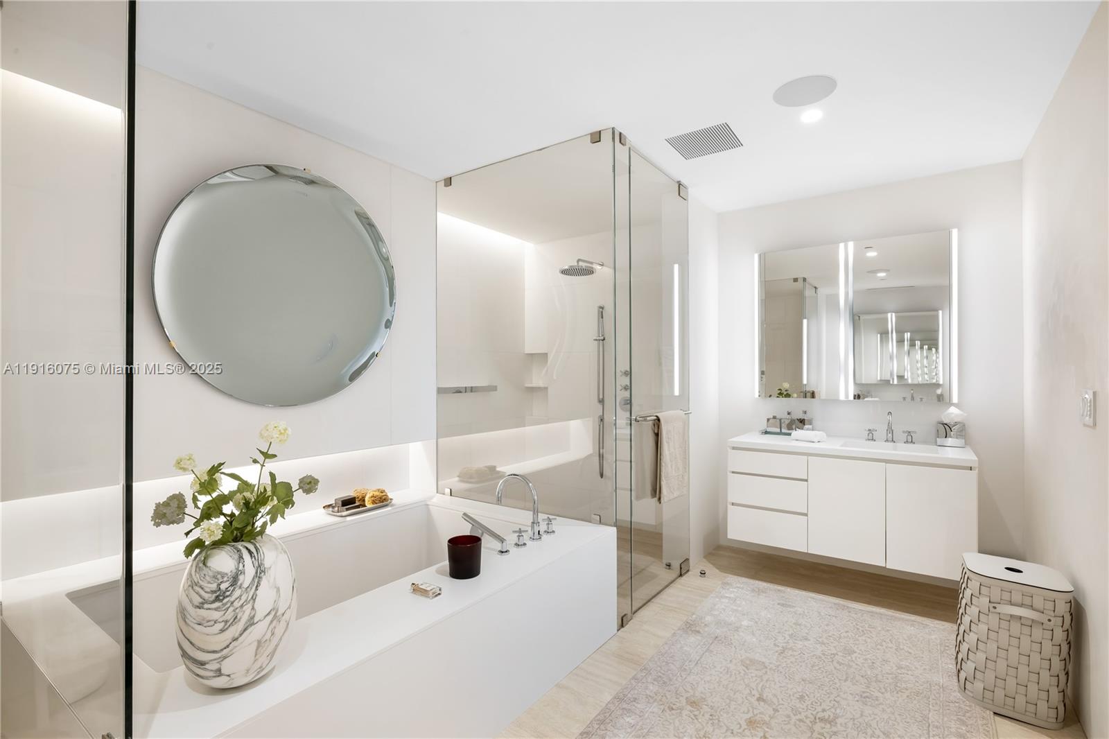 SURF CLUB CONDO - Residential