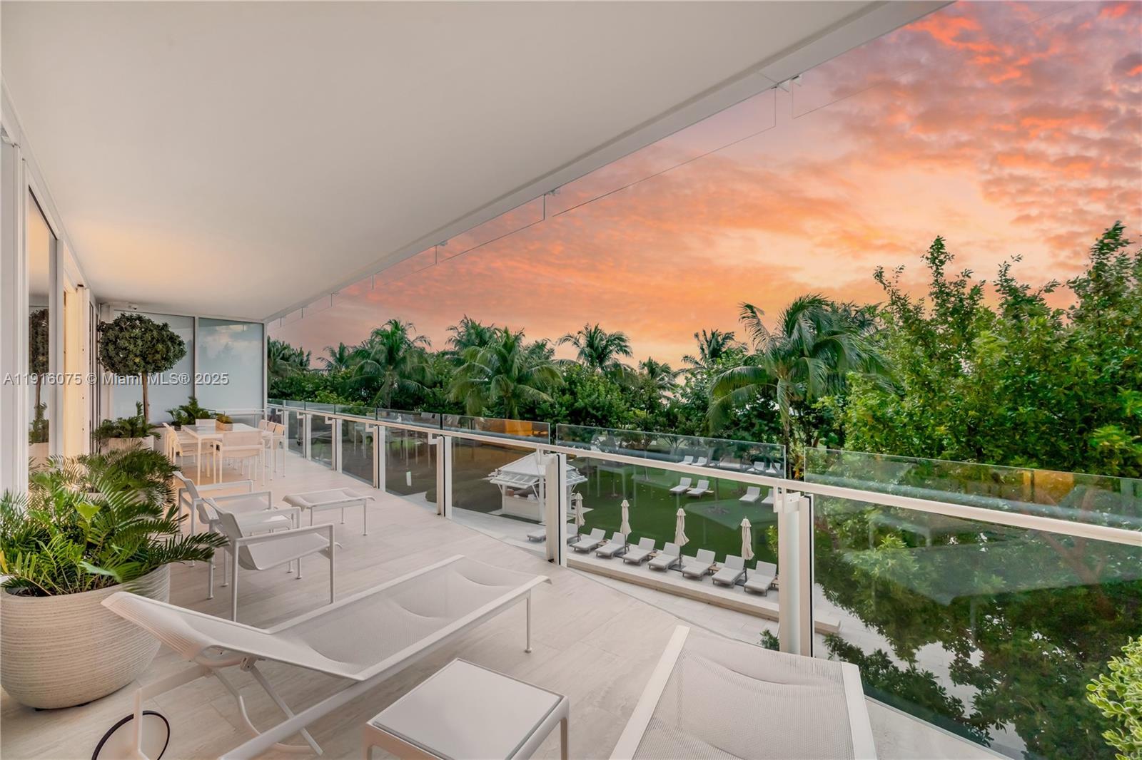 SURF CLUB CONDO - Residential