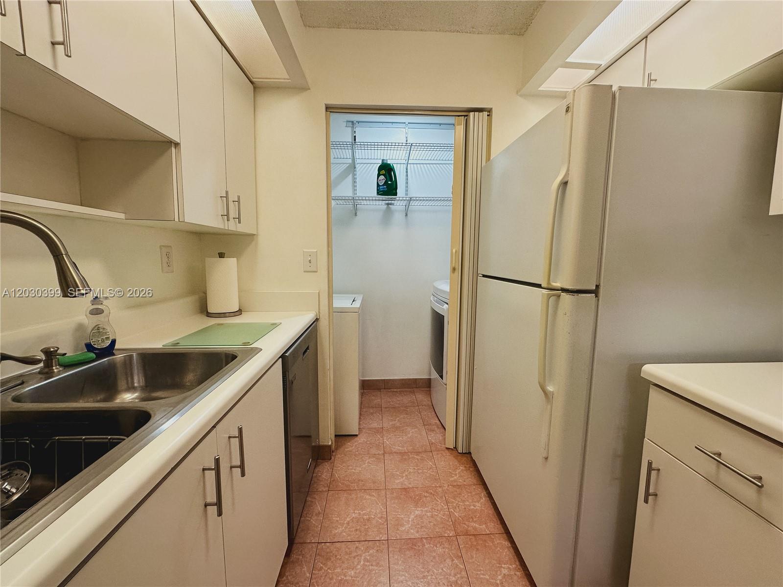 CARMEL CALIFORNIA CLUB CO - Residential Lease