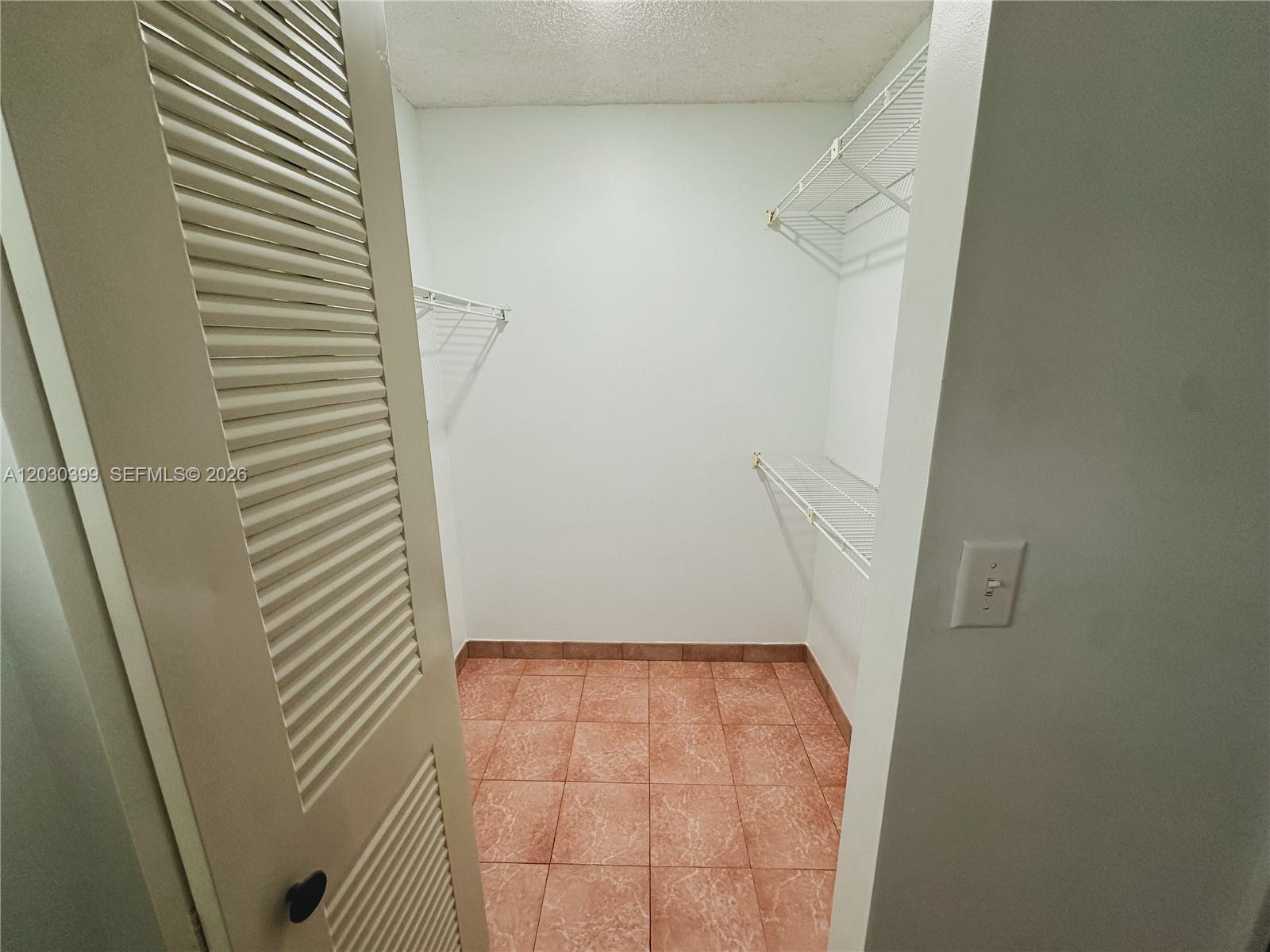 CARMEL CALIFORNIA CLUB CO - Residential Lease