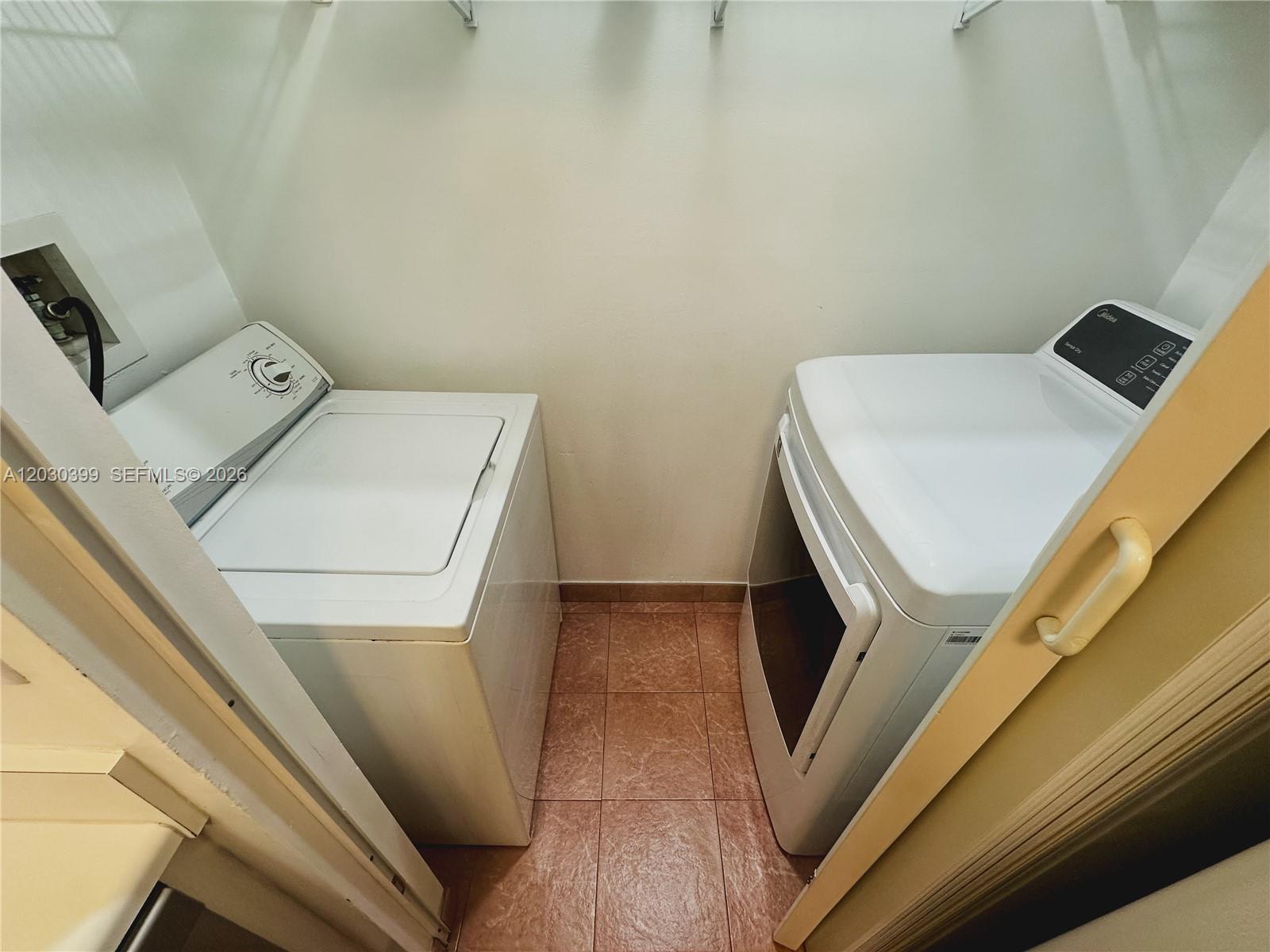 CARMEL CALIFORNIA CLUB CO - Residential Lease