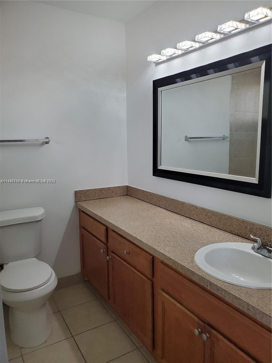 HOLLYWOOD RIDGE FARMS 2-1 - Residential Lease