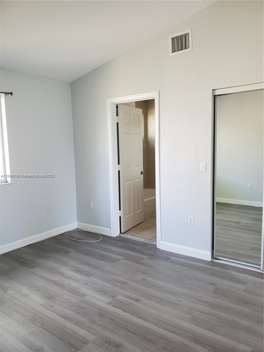 HOLLYWOOD RIDGE FARMS 2-1 - Residential Lease