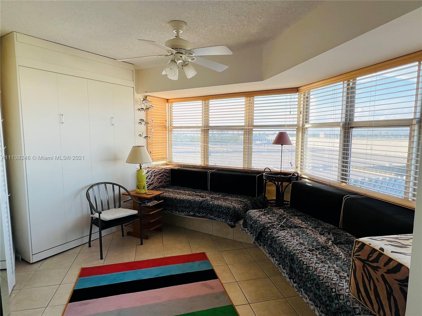 OCTAGON TOWERS I CONDO - Residential