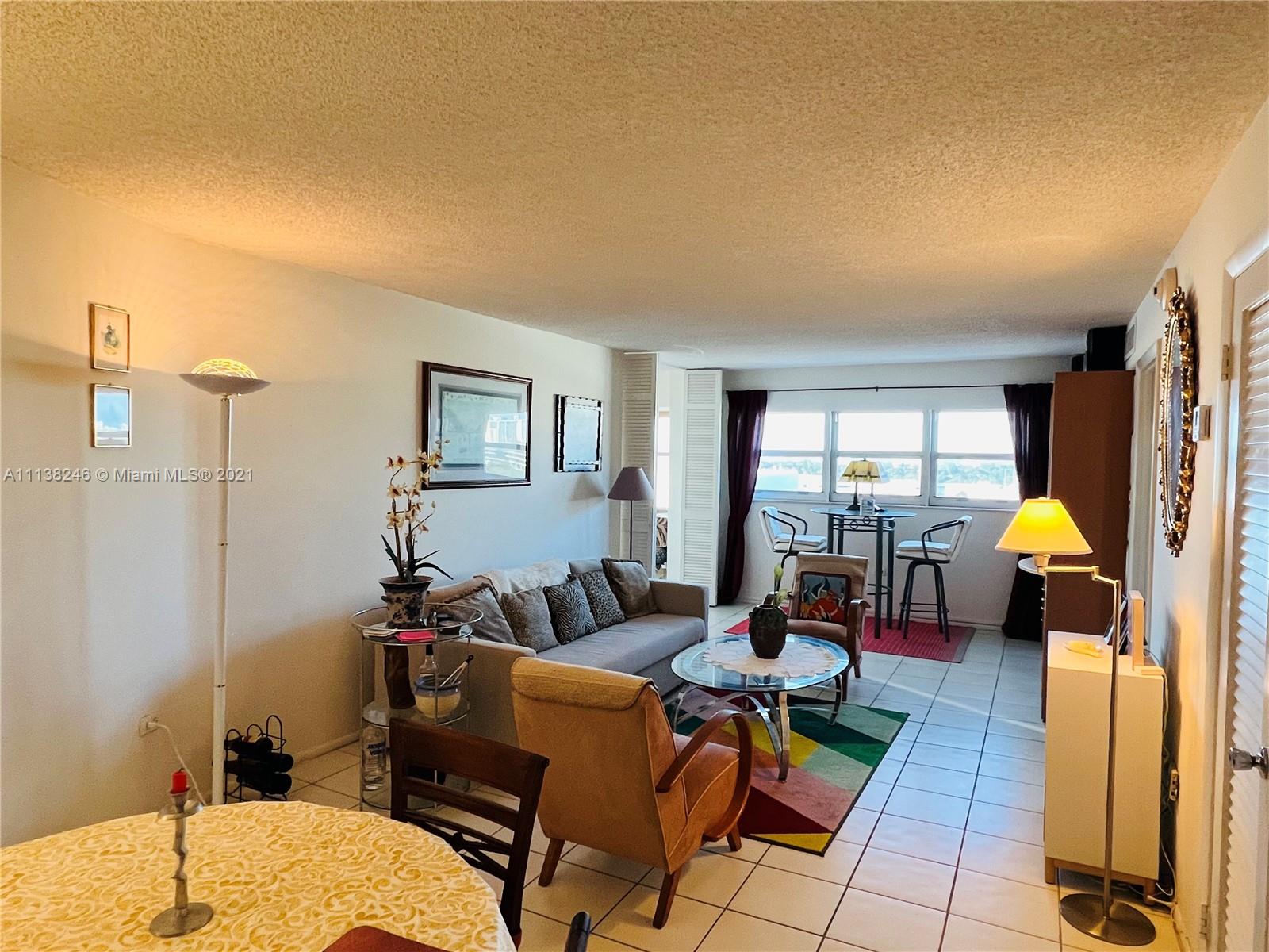 OCTAGON TOWERS I CONDO - Residential