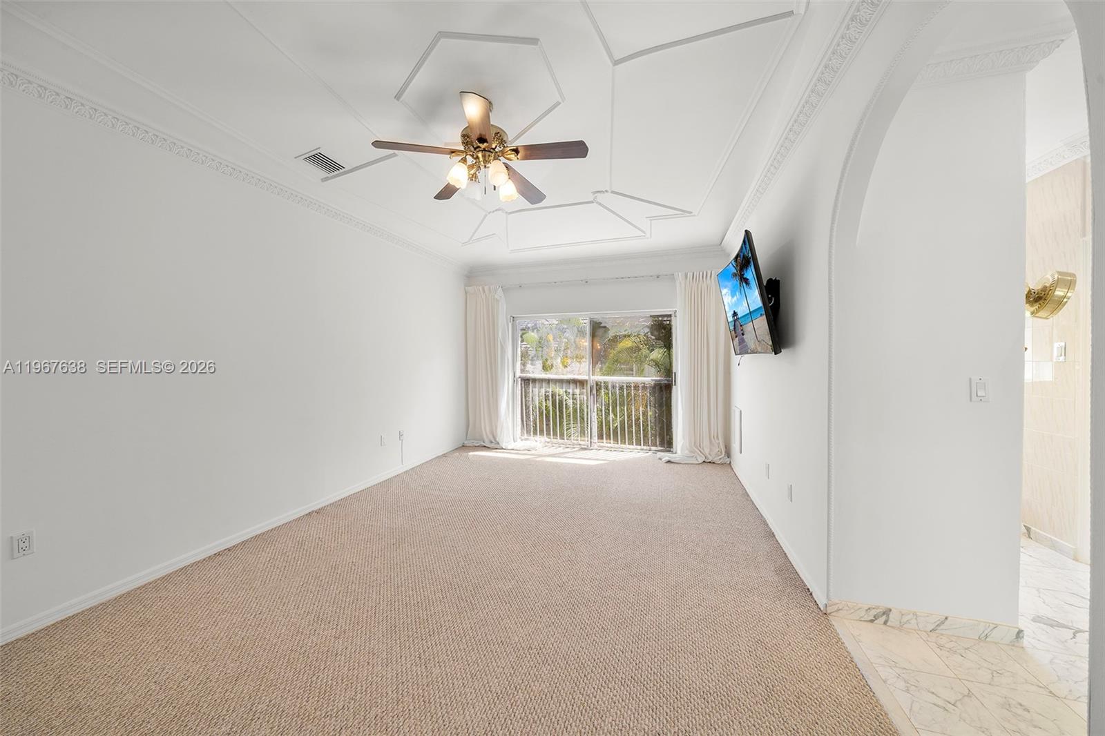 GOLDEN BEACH SEC E - Residential