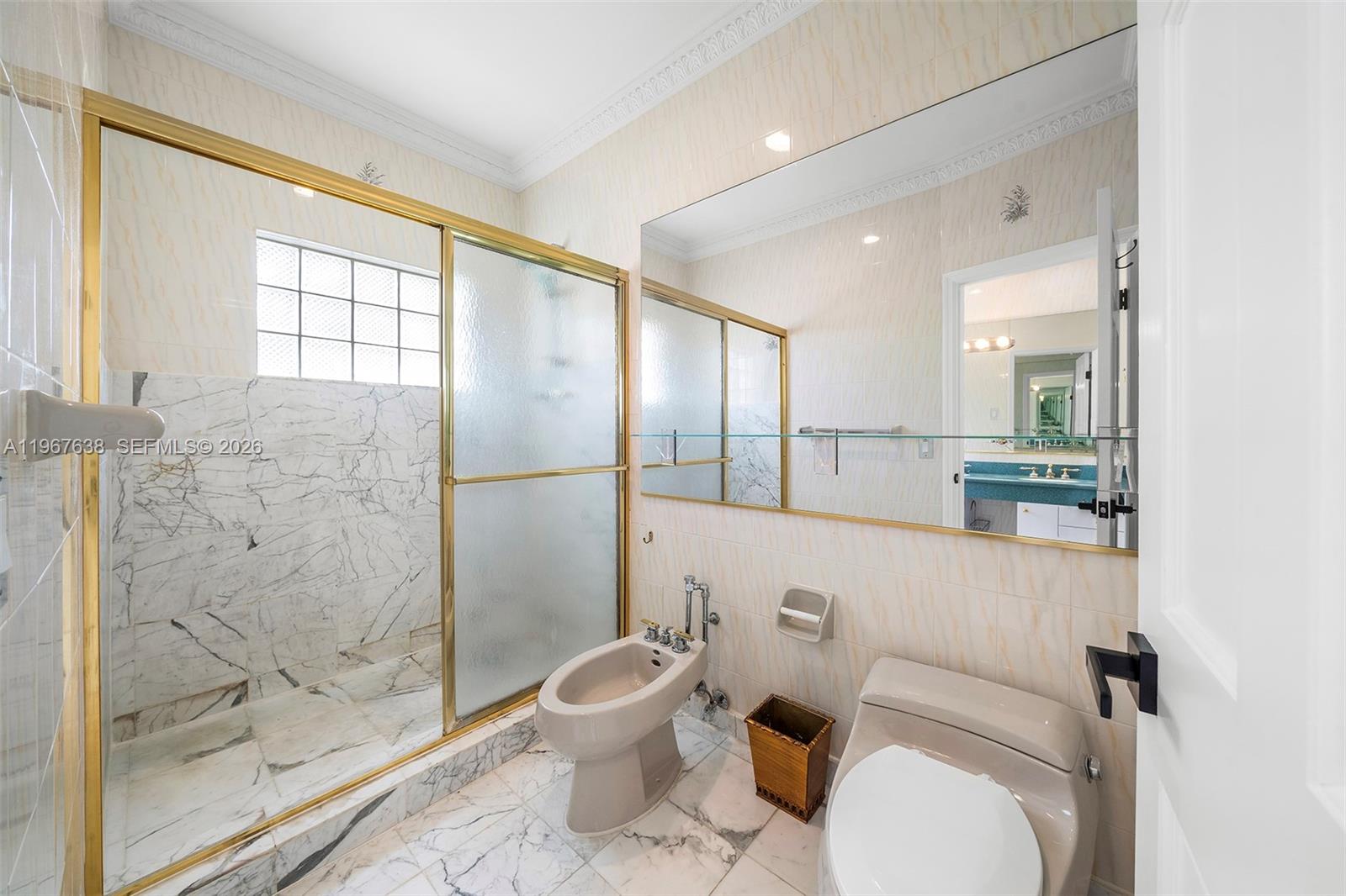 GOLDEN BEACH SEC E - Residential