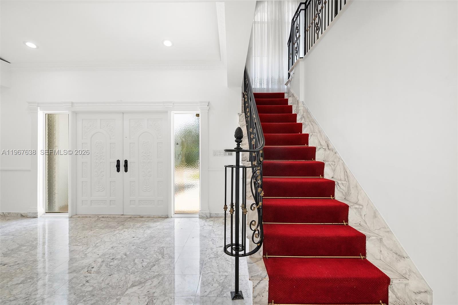 GOLDEN BEACH SEC E - Residential