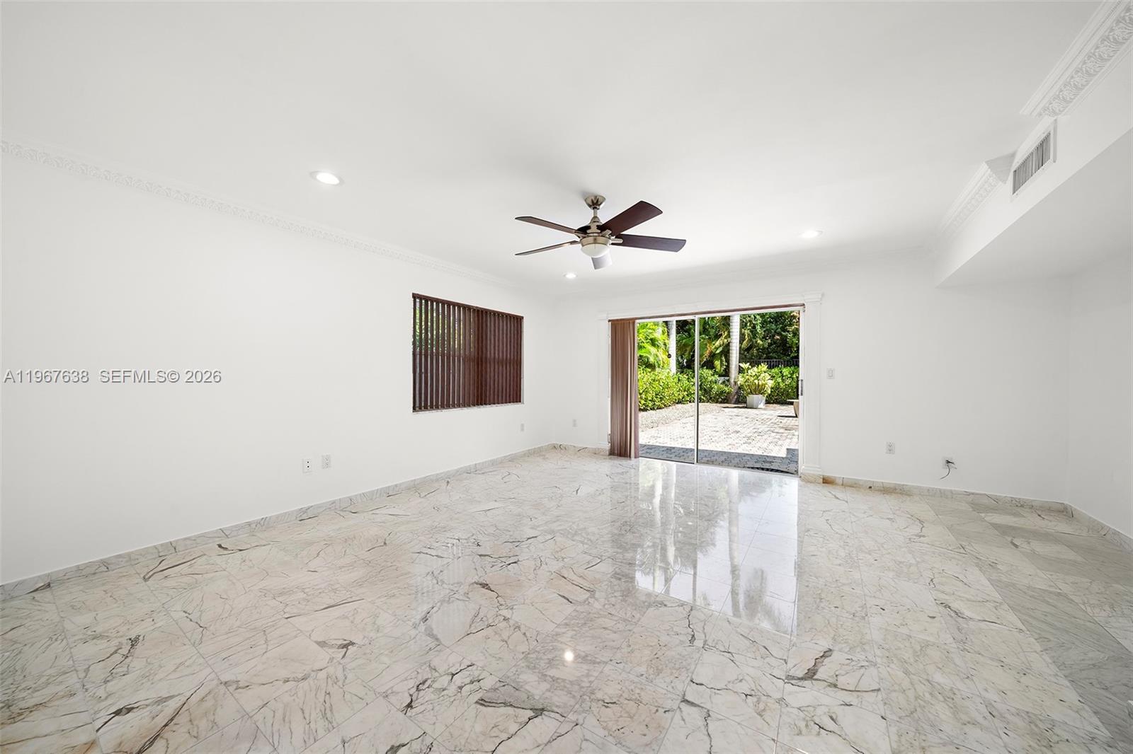 GOLDEN BEACH SEC E - Residential