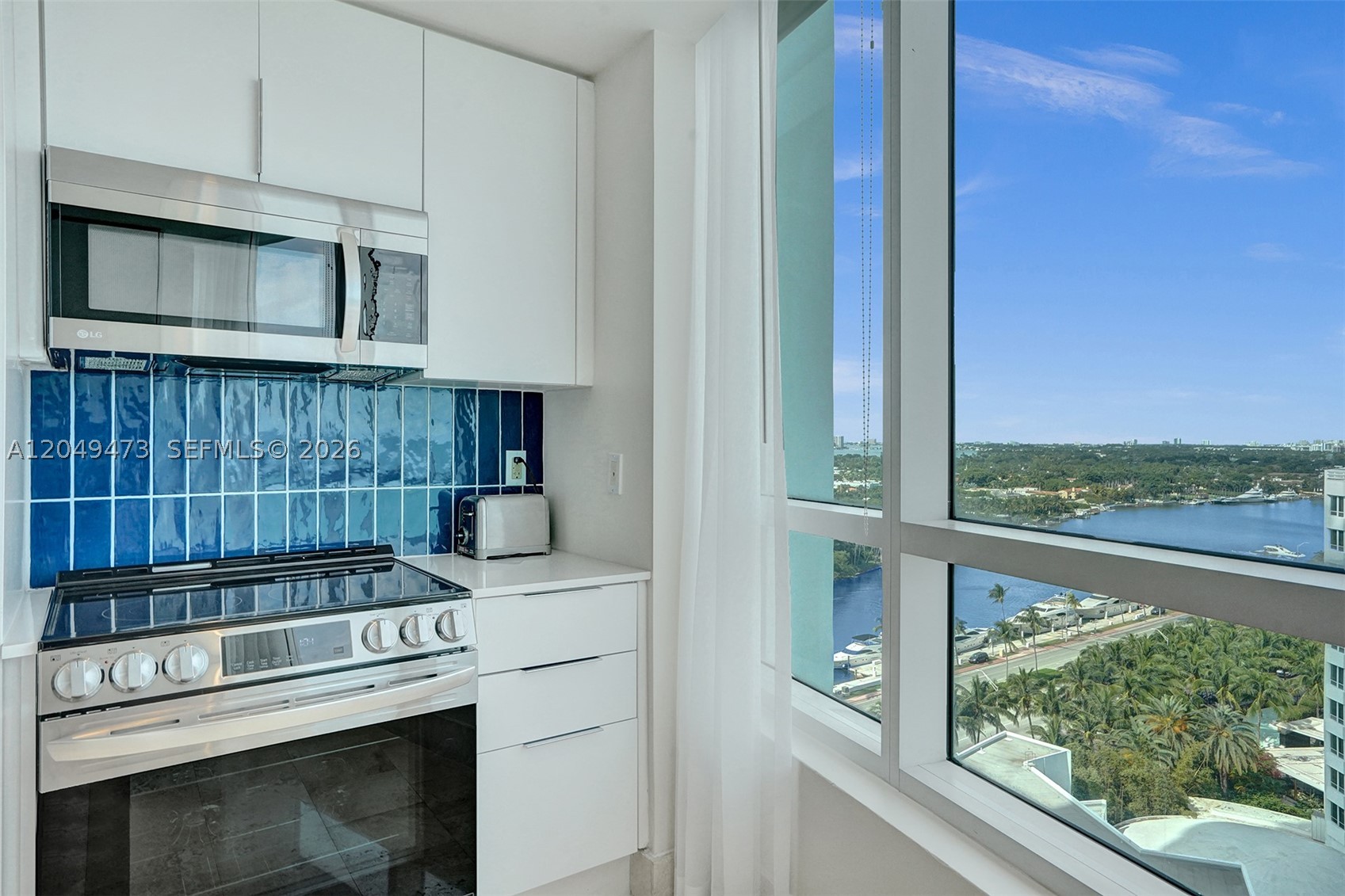 FONTAINEBLEAU II CONDO - Residential Lease