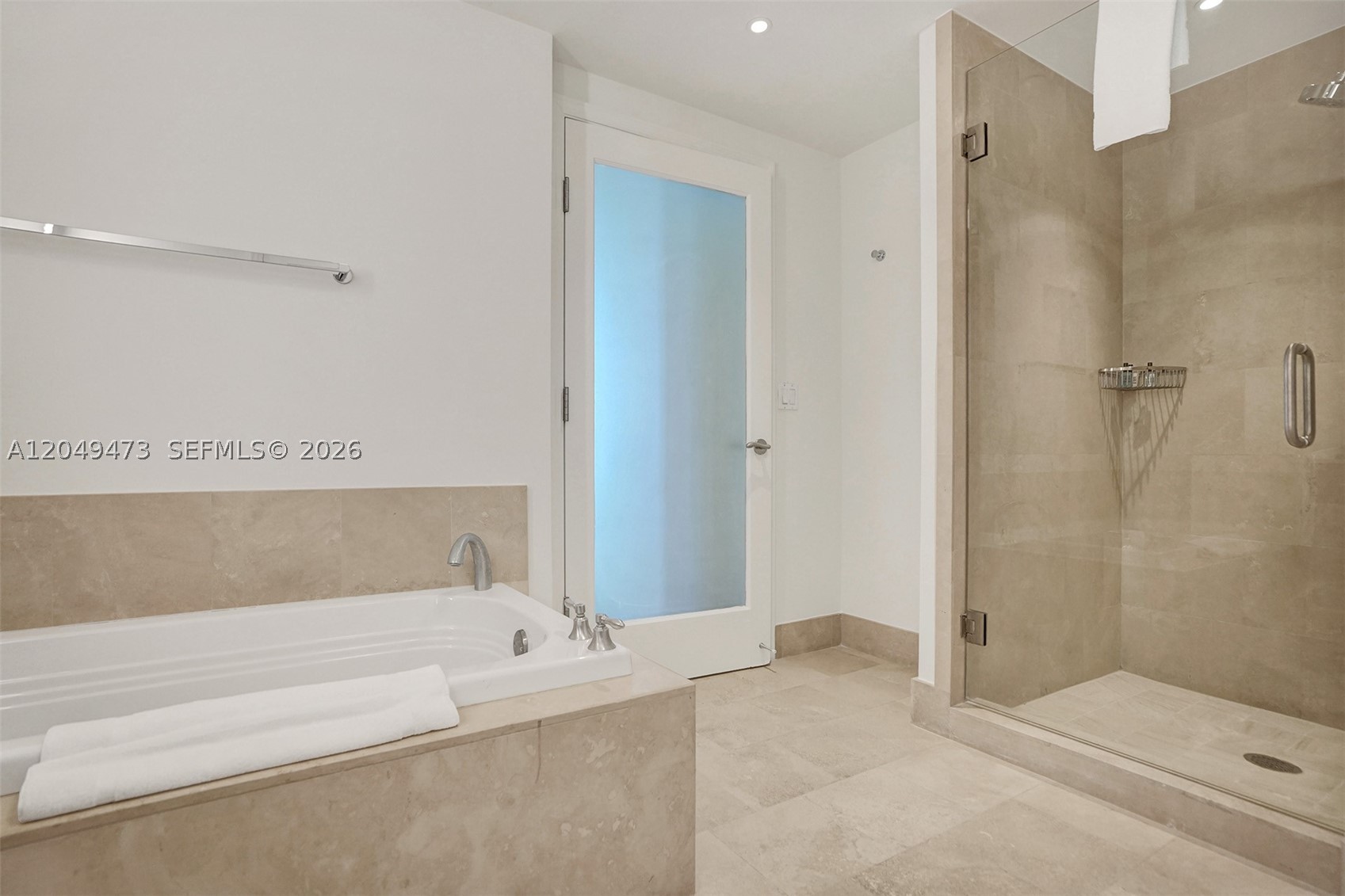 FONTAINEBLEAU II CONDO - Residential Lease