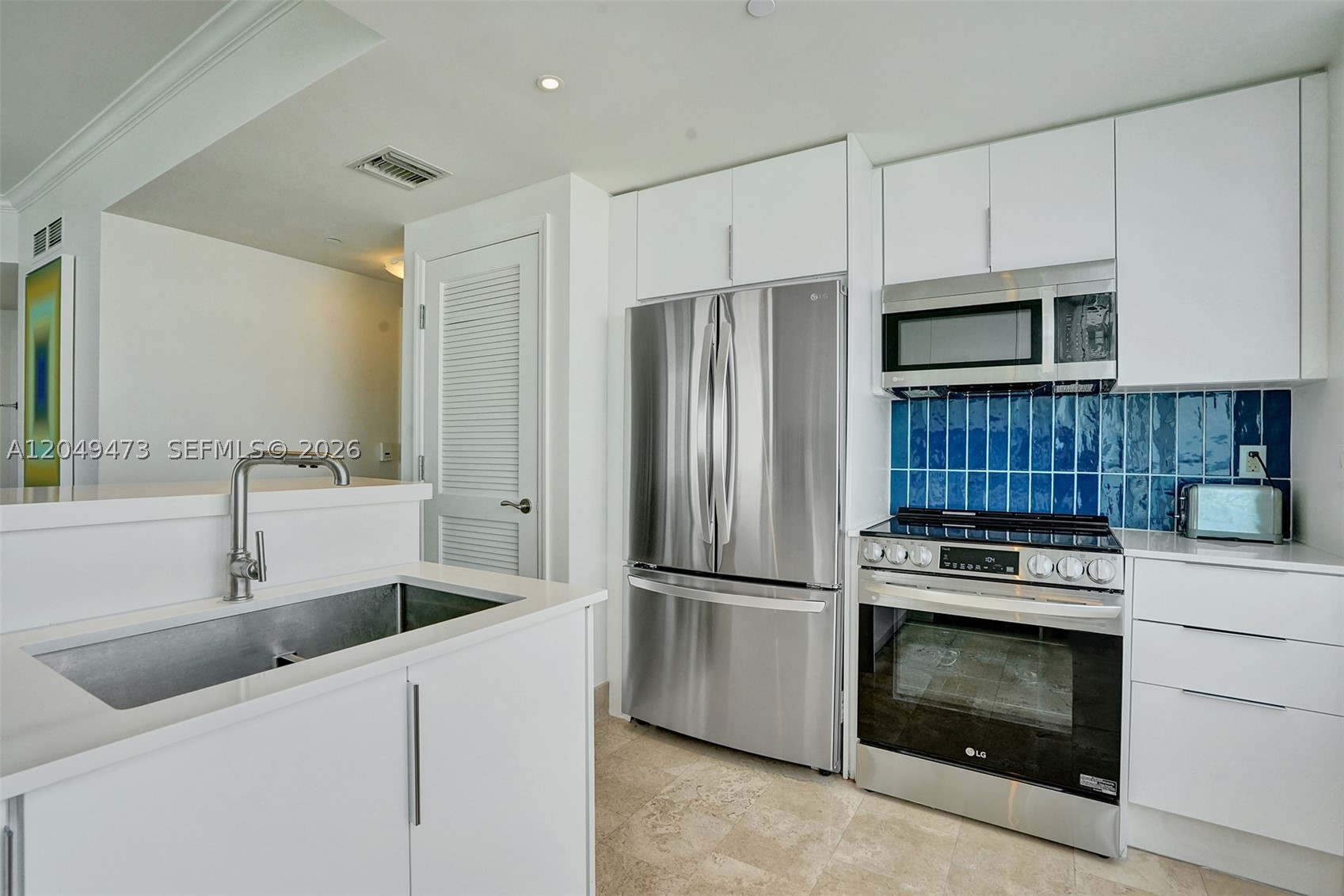 FONTAINEBLEAU II CONDO - Residential Lease