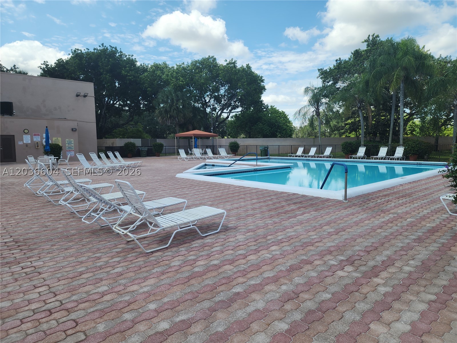 PEMBROKE LAKES SECTION SE - Residential Lease