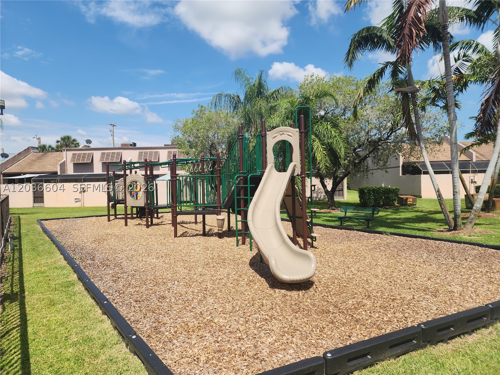 PEMBROKE LAKES SECTION SE - Residential Lease