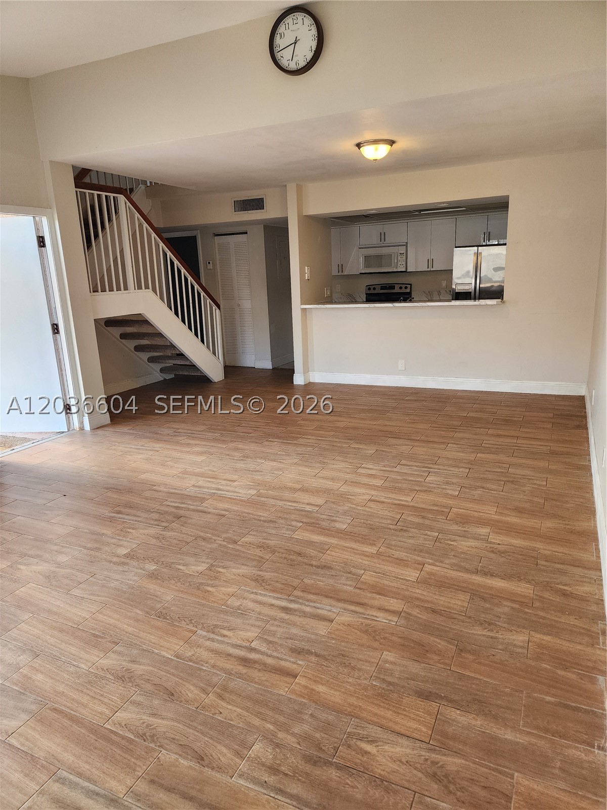 PEMBROKE LAKES SECTION SE - Residential Lease