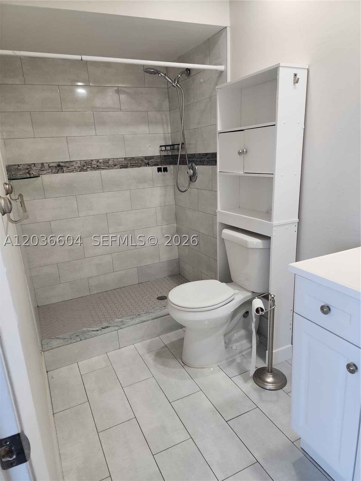PEMBROKE LAKES SECTION SE - Residential Lease