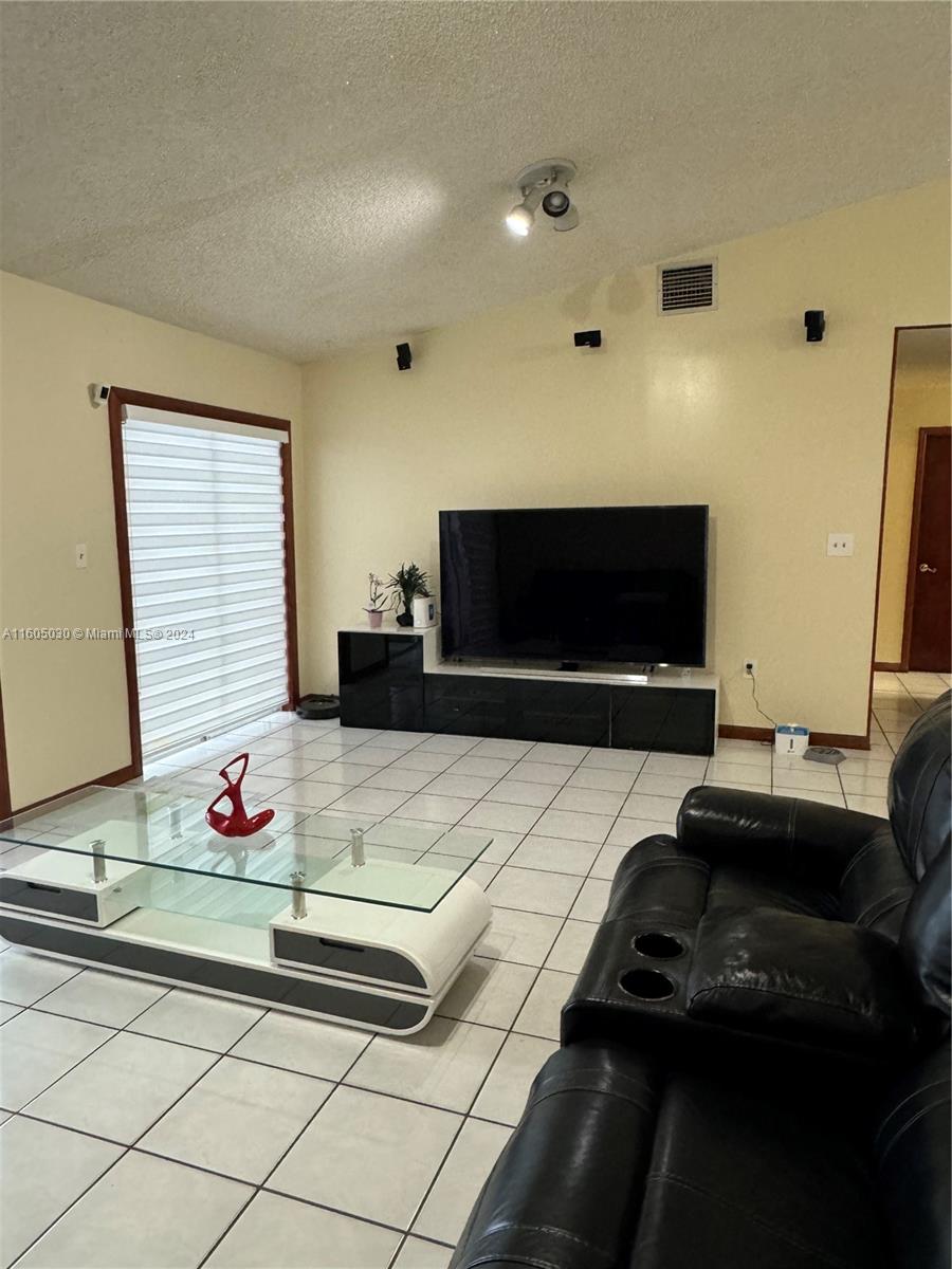 FOREST VIEW SUB - Residential Lease