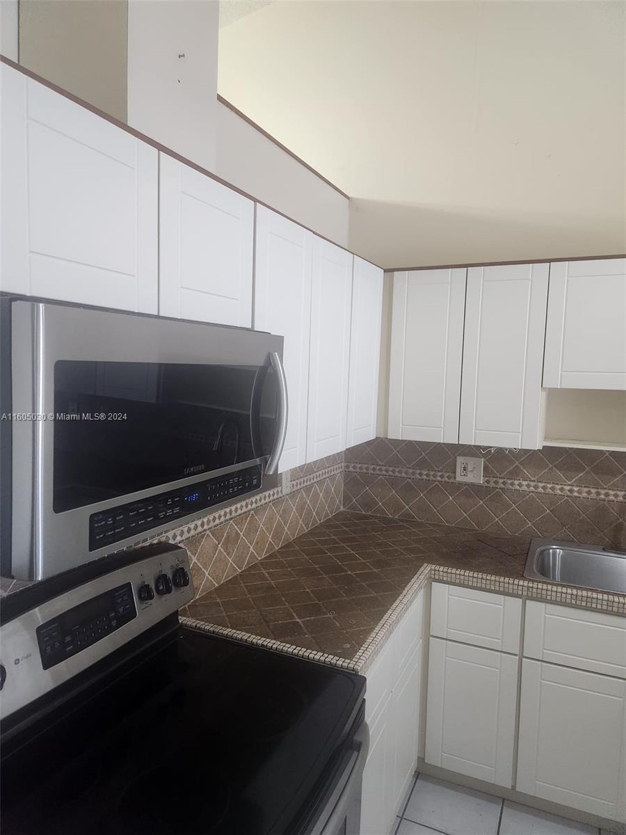 FOREST VIEW SUB - Residential Lease