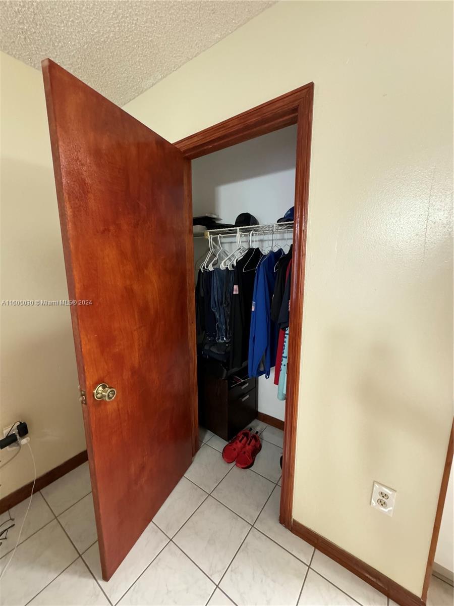 FOREST VIEW SUB - Residential Lease