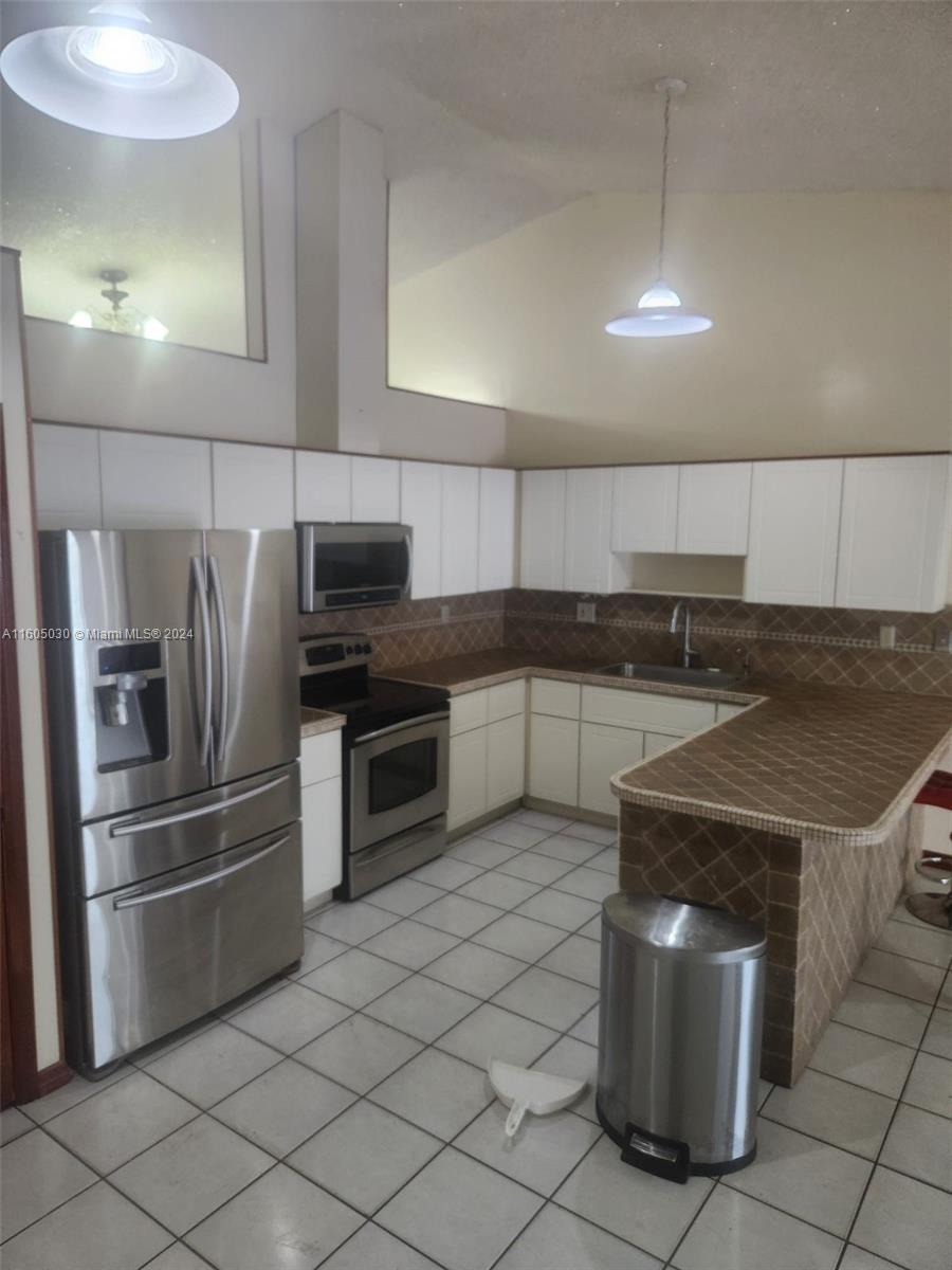 FOREST VIEW SUB - Residential Lease