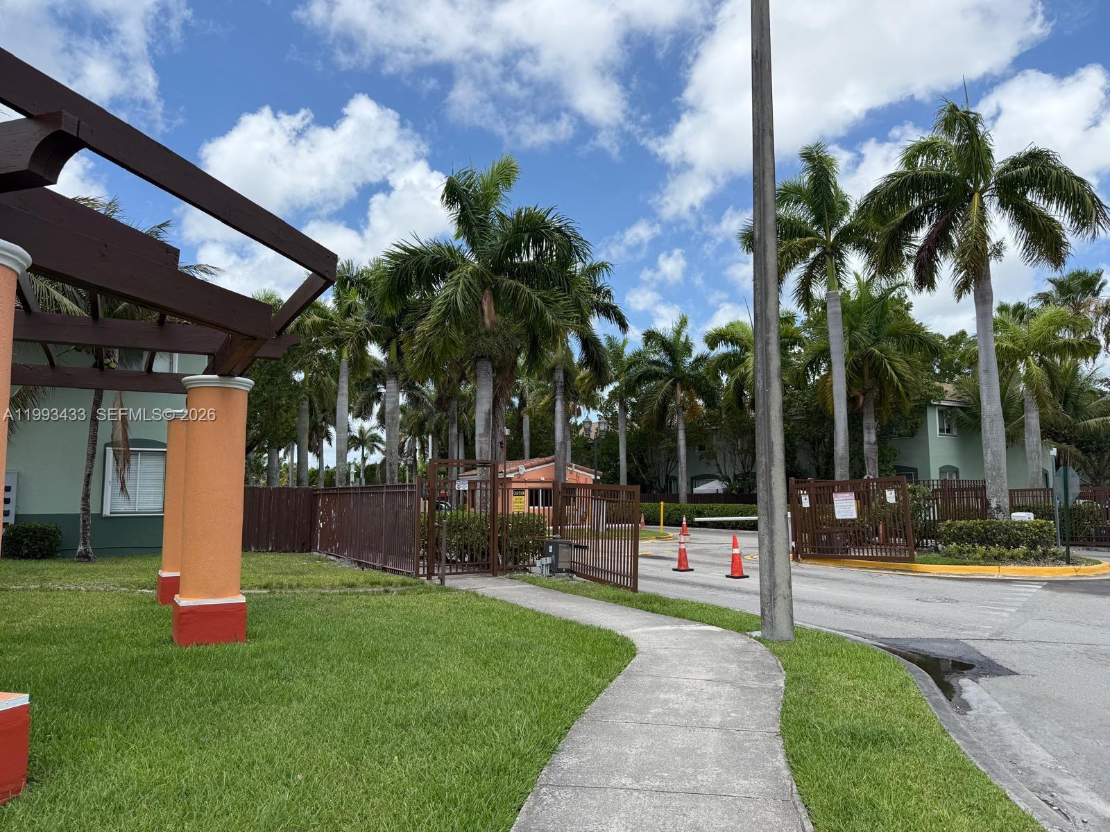 SHOMA TOWNHOMES AT KEYS CO - Residential