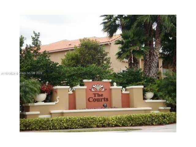 Great Second story condo featuring laminate wood floors in bedrooms and freshly painted. large living areas and layout. Gated community with security, community pool and kids playground. Easy to show it’s lockbox going to into showing assist. The property is vacant and very spacious..
The properties on lockbox easy to show .
We added some pictures from AI potential use and decoration.