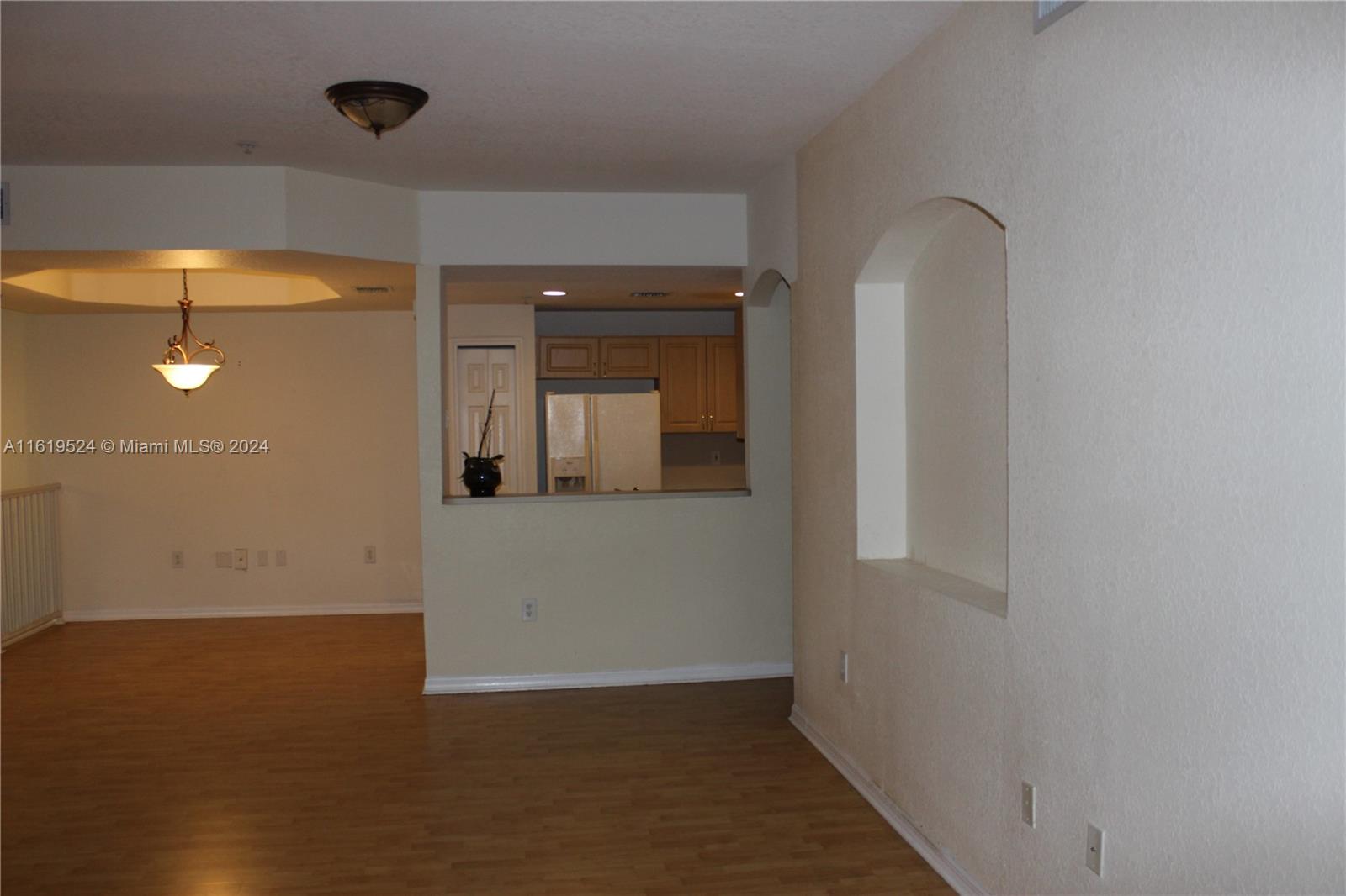 THE COURTS AT DORAL ISLES - Residential Lease