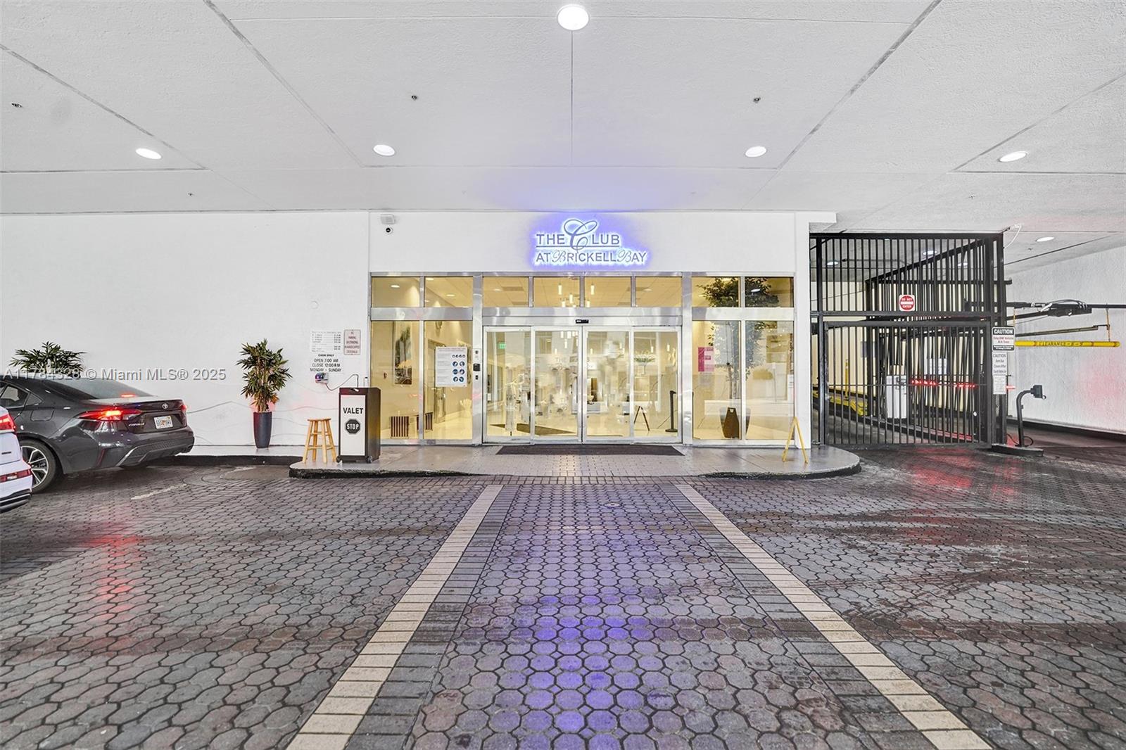 THE CLUB AT BRICKELL BAY - Residential Lease