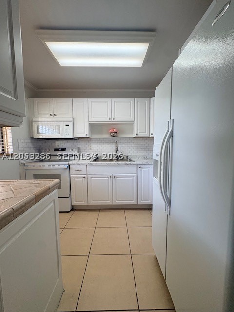 PARK LAKE VILG CONDO PHS - Residential Lease