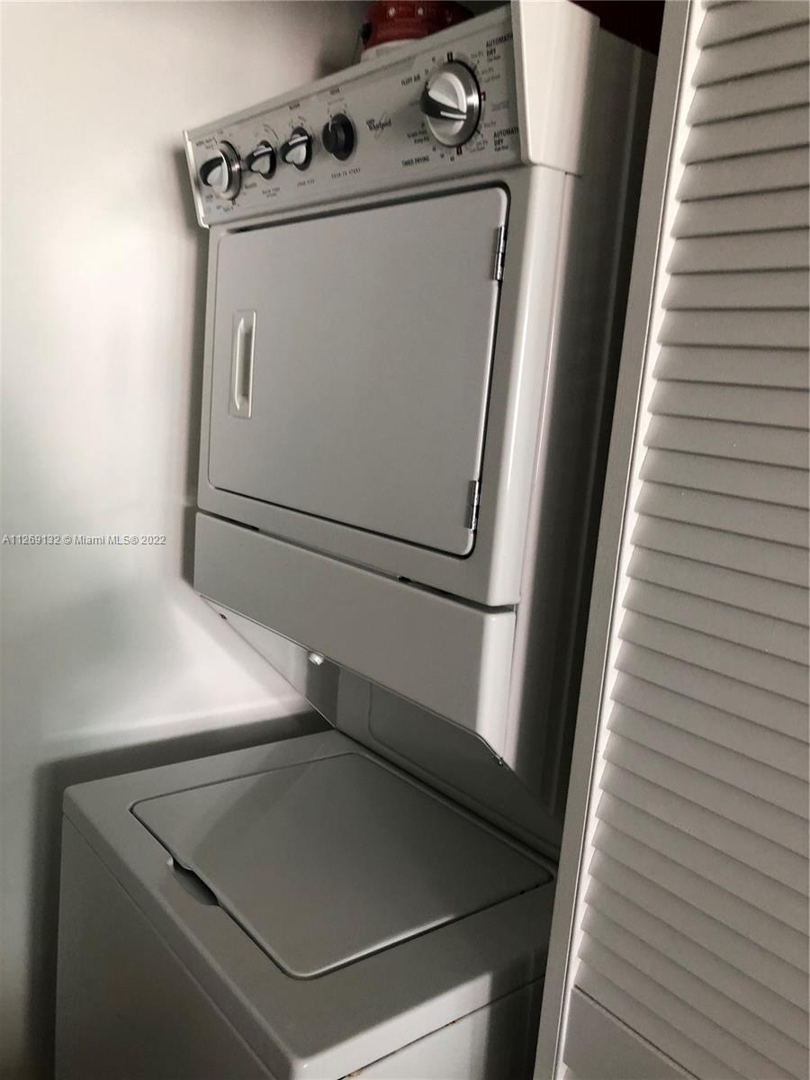 VIZCAYNE NORTH CONDO - Residential Lease
