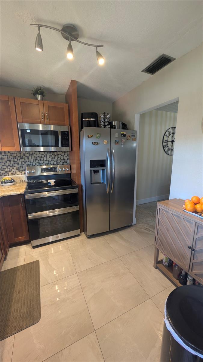 BEVERLY HILLS CONDO NUMBE - Residential
