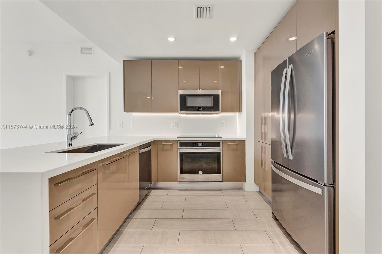 METROPICA NORTH TOWER ONE - Residential Lease