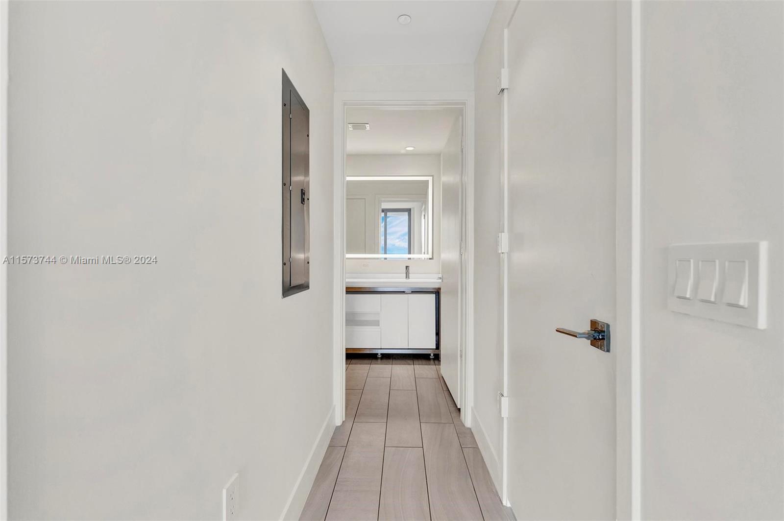METROPICA NORTH TOWER ONE - Residential Lease