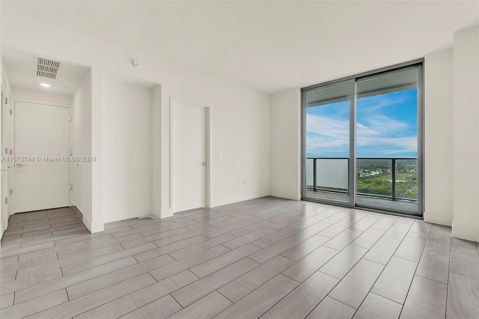 METROPICA NORTH TOWER ONE - Residential Lease
