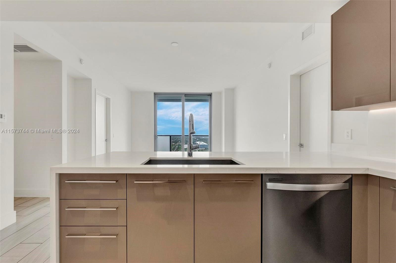 METROPICA NORTH TOWER ONE - Residential Lease