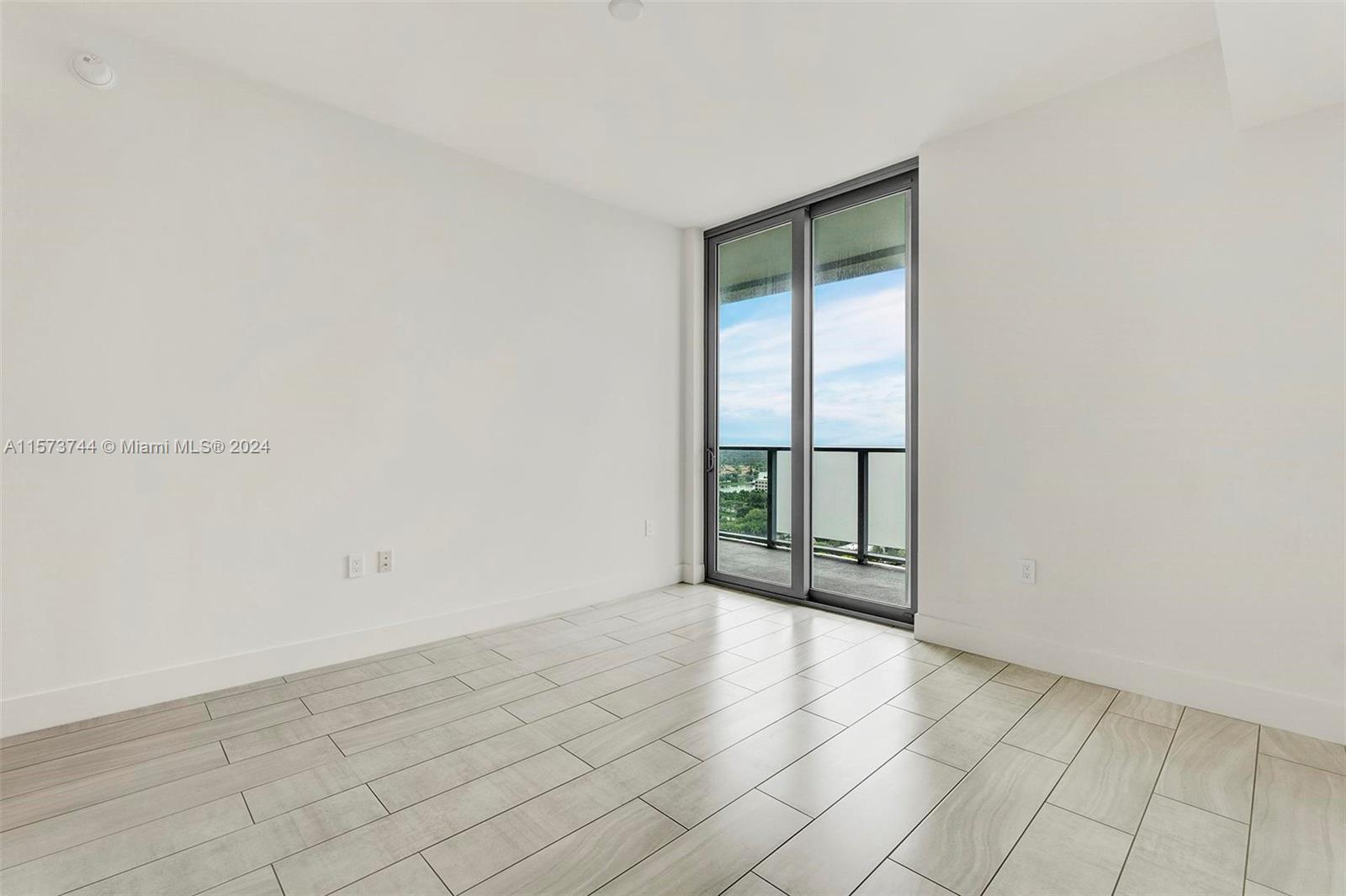 METROPICA NORTH TOWER ONE - Residential Lease