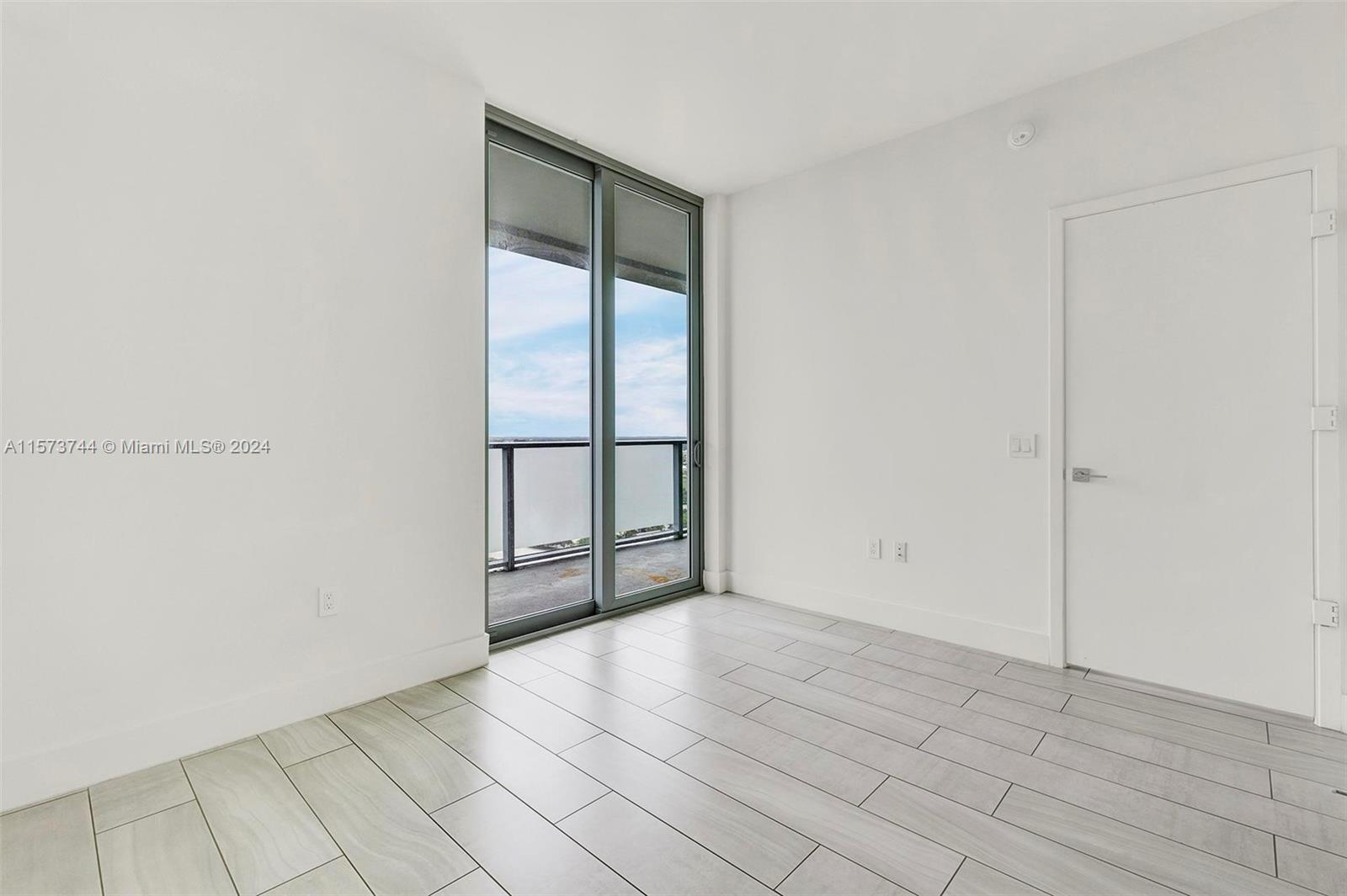 METROPICA NORTH TOWER ONE - Residential Lease