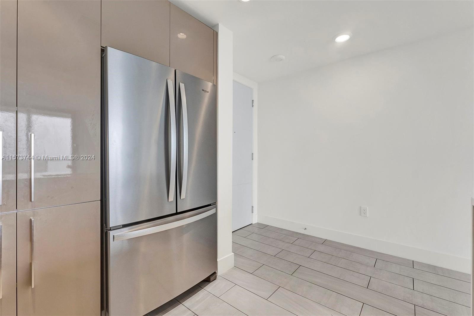 METROPICA NORTH TOWER ONE - Residential Lease