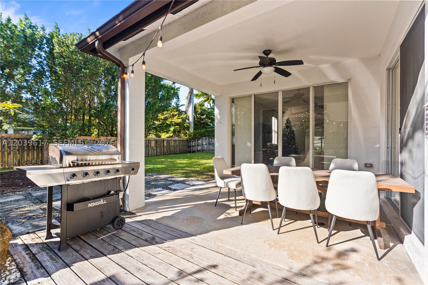 ISLANDS AT DORAL NORTHWES - Residential