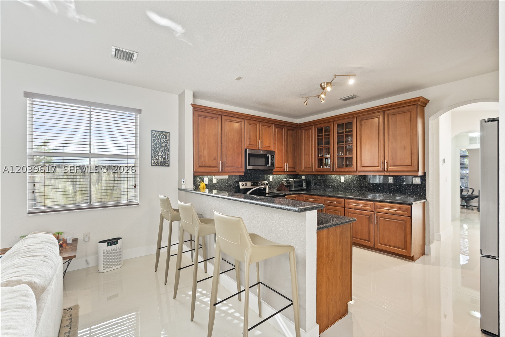 ISLANDS AT DORAL NORTHWES - Residential