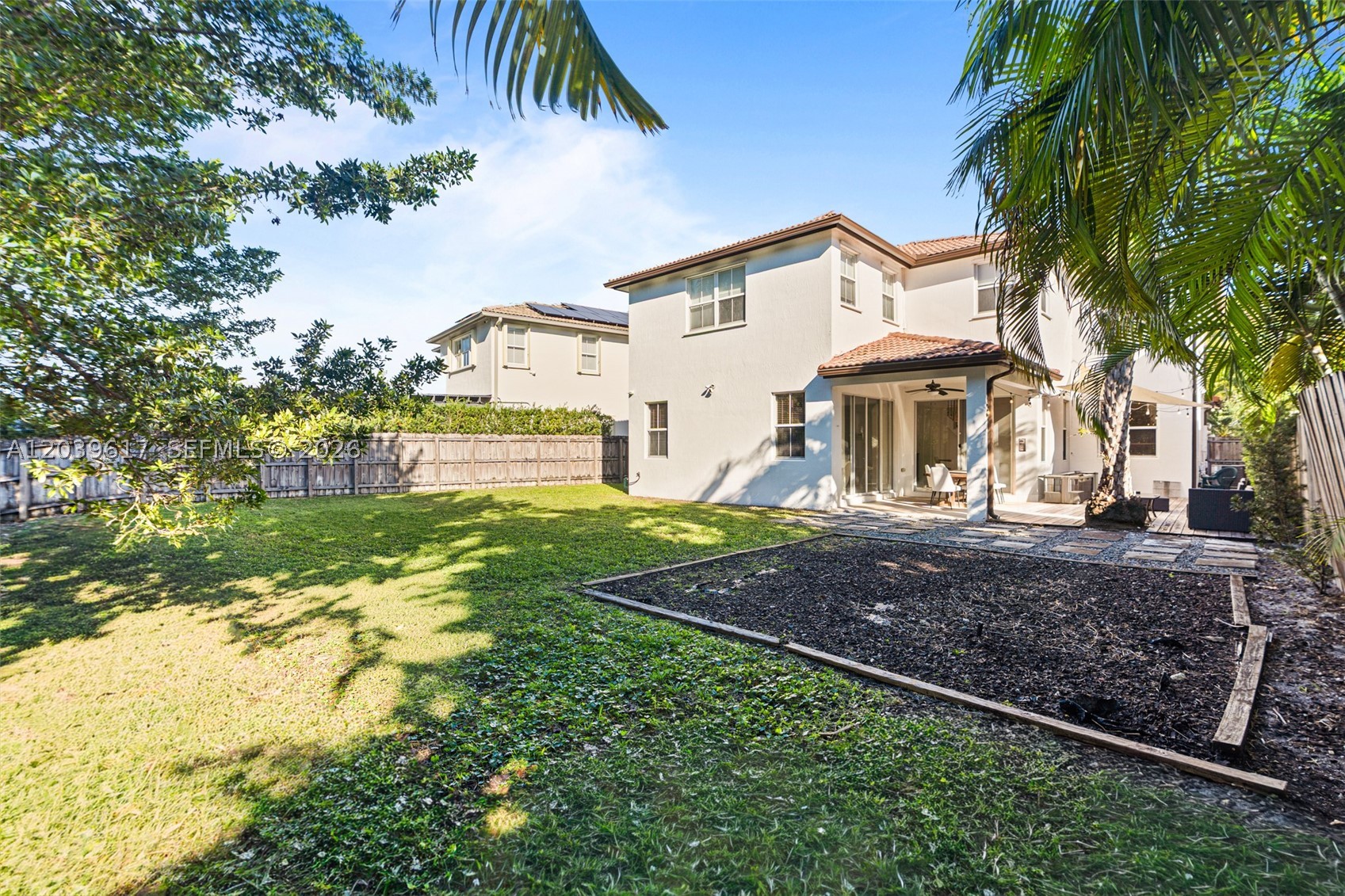 ISLANDS AT DORAL NORTHWES - Residential