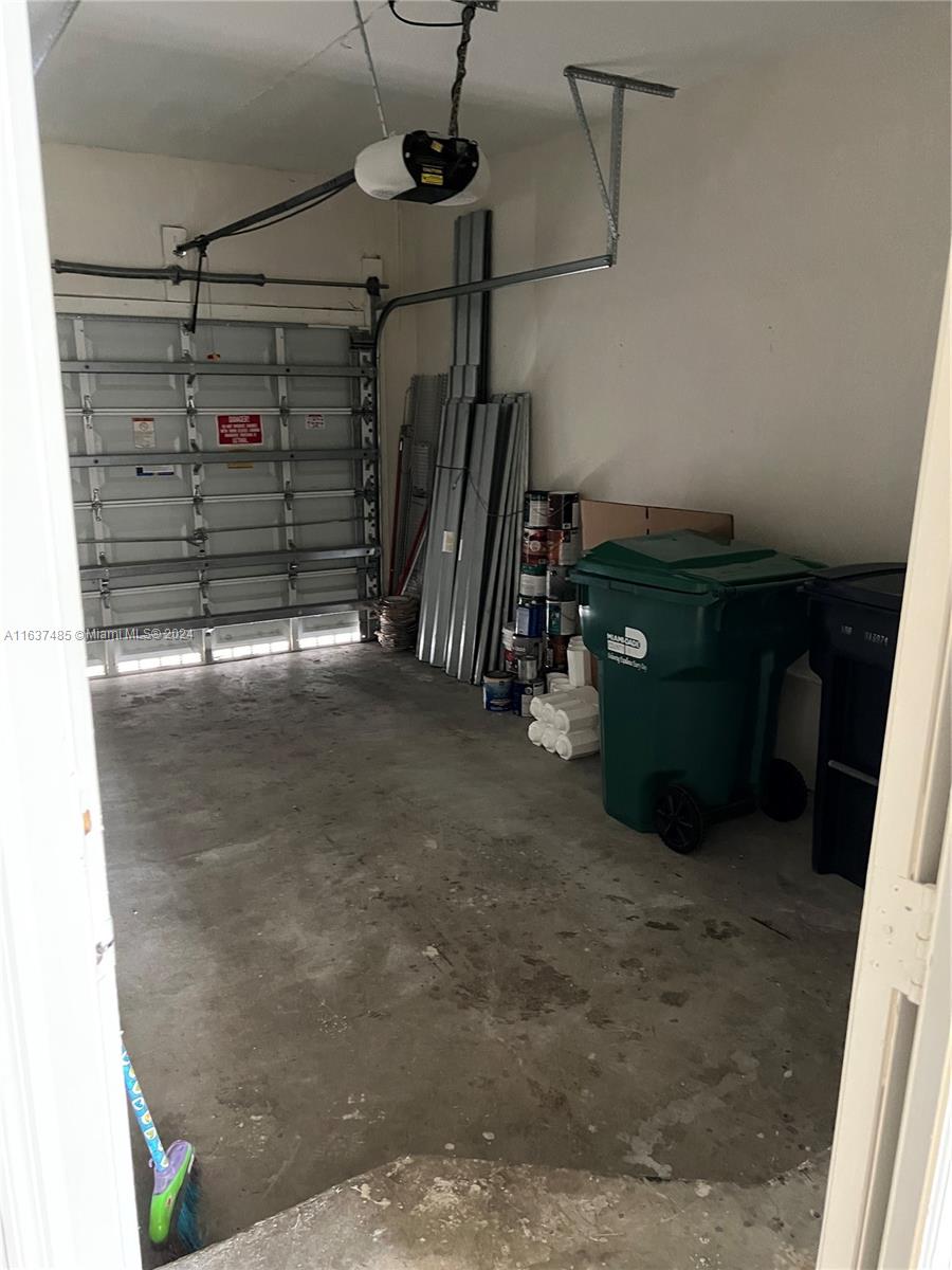 DORAL ISLES NORTH SEC TWO - Residential Lease