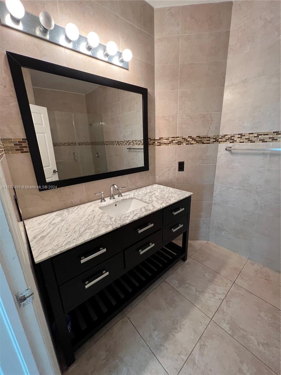 DORAL ISLES NORTH SEC TWO - Residential Lease