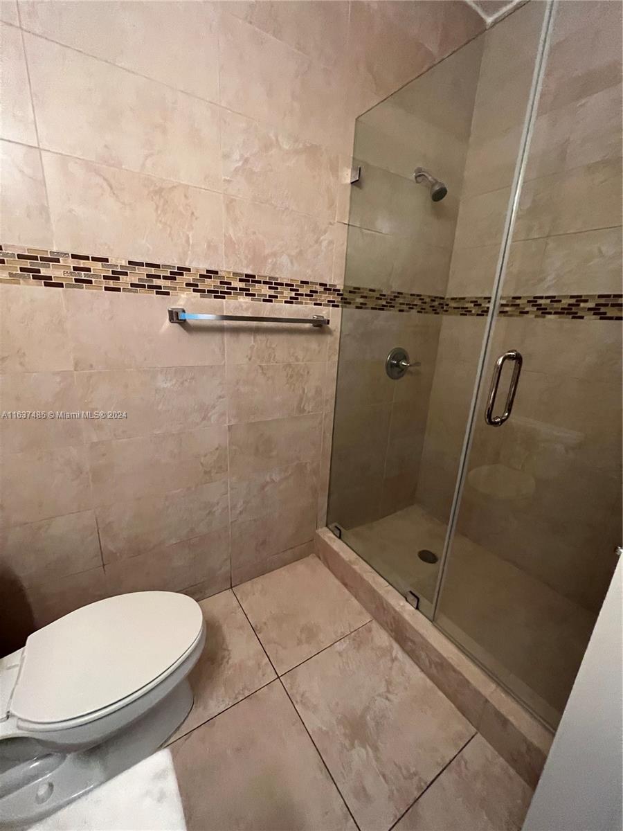 DORAL ISLES NORTH SEC TWO - Residential Lease