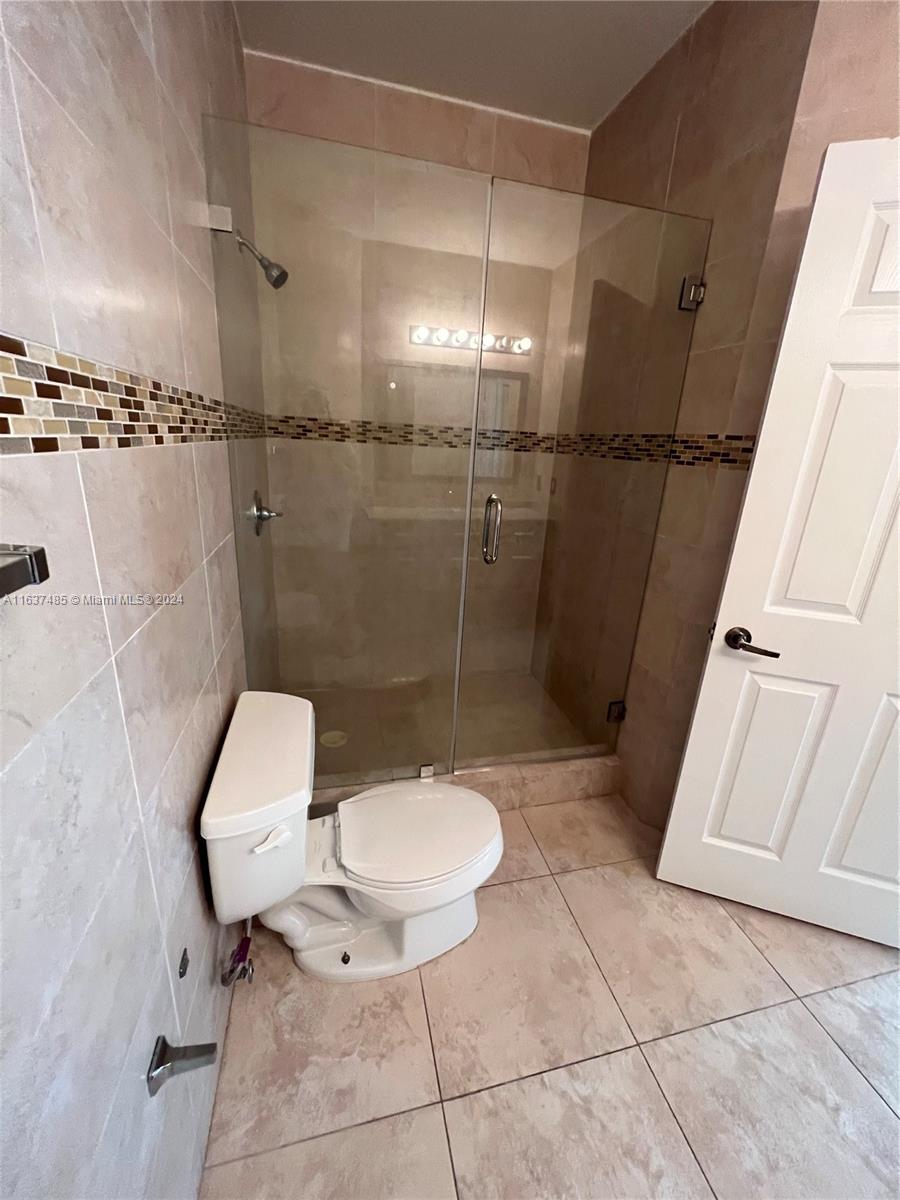 DORAL ISLES NORTH SEC TWO - Residential Lease